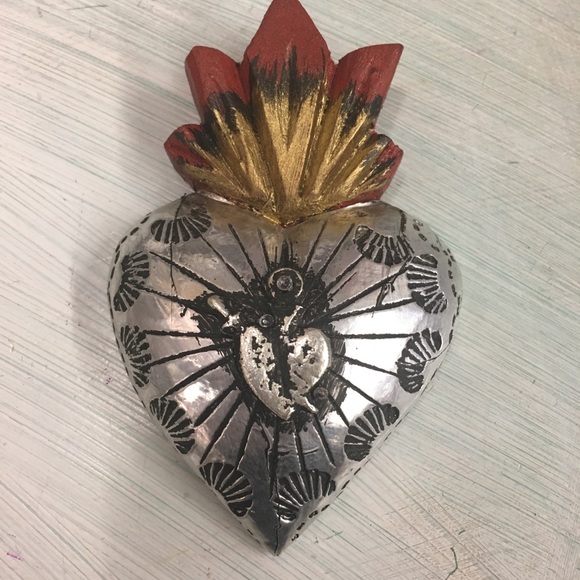 artisian Other - Sacred heart wood handmade wall hanging
